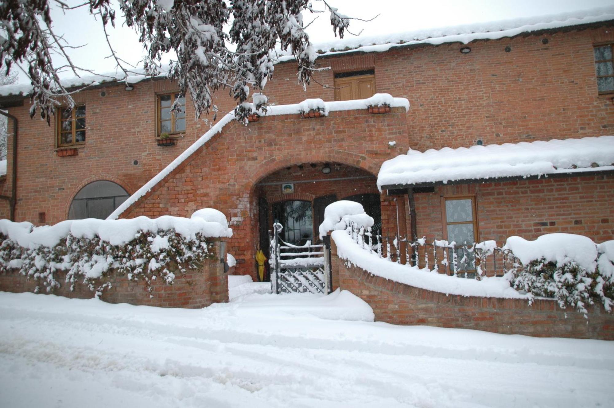 דירות Acquaviva  La Casa Delle Querce מראה חיצוני תמונה